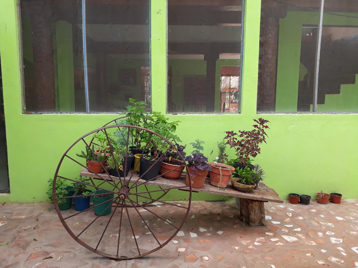 El Chac Mool Bed & Breakfast Santa Elena Exterior foto